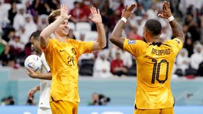 De Jong (21) puso el segundo gol de Países Bajps luego de un remate de Dapay (10).