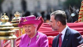 La casa real británica despliega todos sus encantos para los reyes de España