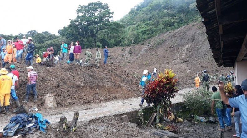 Cifra de cuerpos recuperados tras derrumbe en Colombia asciende a 30