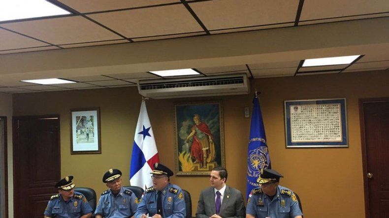 Entregan bono a bomberos voluntarios que tienen 25 años o más ejerciendo en el BCBP