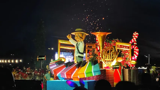 Imagénes del Desfile de Navidad 2022, en la Cinta Costera.