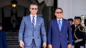 Secretario de defensa de EE. UU., Pete Hegseth y el ministro de Seguridad de Panamá, Frank Abrego.