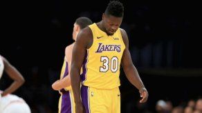 Lakers se burlan de LeBron y Rockets logran boleto a los playoffs