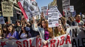 Estudiantes protestan en España por cortes en educación