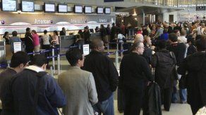 Reabren terminal del aeropuerto de Miami evacuada por alerta