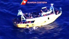 Fiscalía de Catania estima que 850 personas viajaban en pesquero