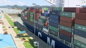 Buque CMA CGM impone nuevo récord de carga en transitar por el Canal ampliado