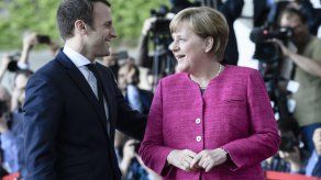 Merkel y Macron dispuestos a cambiar tratados europeos si fuera necesario