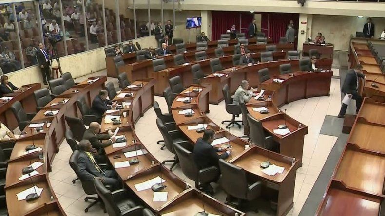 Proyecto que otorga bono extraordinario a jubilados pasa a tercer debate
