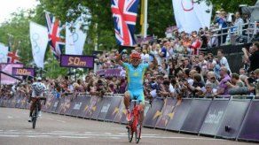 El kazajo Vinokourov arrebata el oro olímpico al colombiano Urán