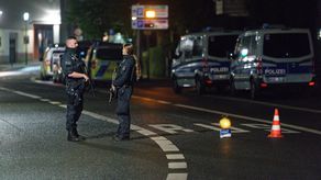 El miércoles en la tarde, la policía acordonó la sinagoga de Hagen tras recibir pistas sobre un posible ataque al edificio.