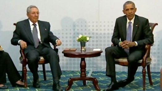 Barack Obama y Raúl Castro tienen histórica reunión en Panamá