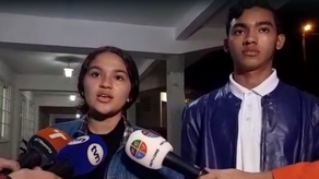 Jóvenes que participaron como observadores en la mesa única de diálogo.