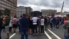 Mitin autorizado contra casos fabricados reúne a centenares personas en Moscú