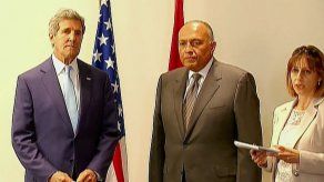 Washington desbloquea parte de la ayuda militar a Egipto durante una visita de Kerry