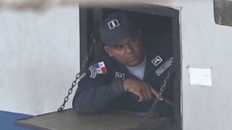 Formulan cargos a policía que se tomó la armería del cuartel de Colón