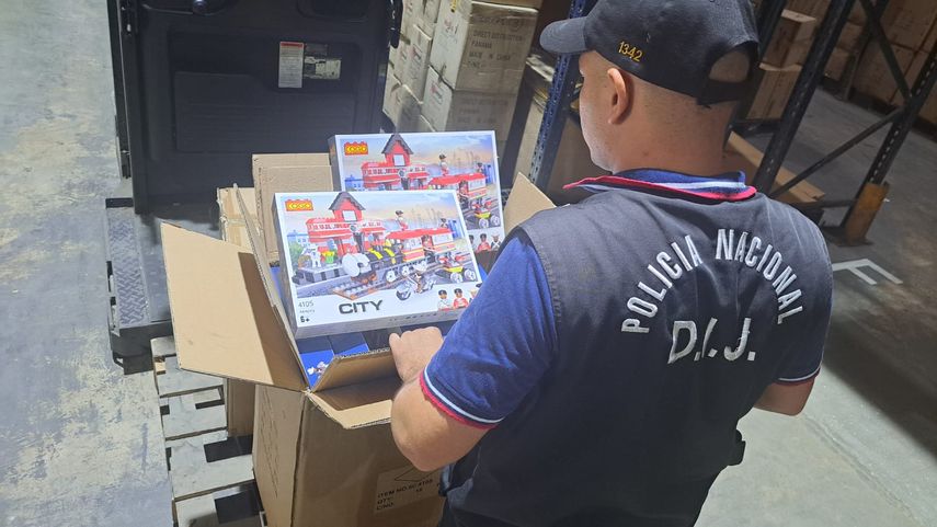 Policía Nacional incauta productos con marcas falsificadas en la Zona Libre de Colón