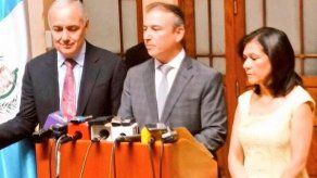 Ministros de Economía y Educación de Guatemala renuncian tras escándalo