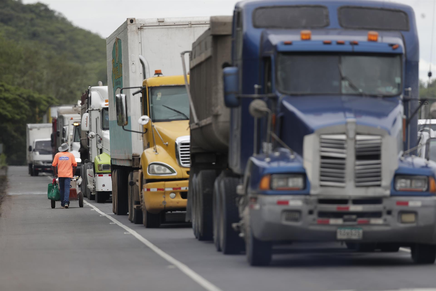 Minera Panamá: Camiones de ENSA logran abastecer a comunidades que se encontraban sin gas y diésel&nbsp;