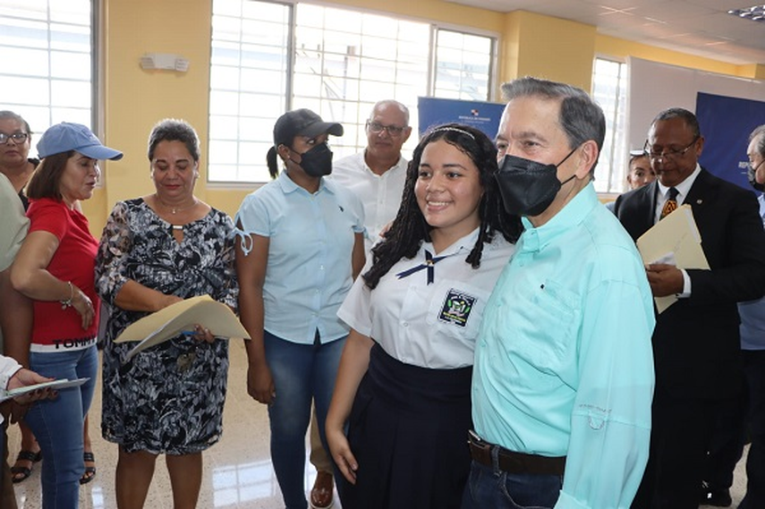 Presidente Cortizo entrega nuevo centro educativo en La Chorrera Presidente Cortizo entrega nuevo centro educativo en La Chorrera