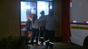 Asesinan a cajera durante robo en comercio en Pedregal