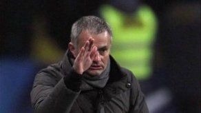 Mourinho espera que Guardiola escoja lo que le haga más feliz