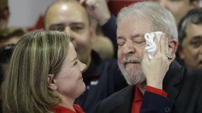 Presidenta de PT de Brasil niega acusaciones de soborno