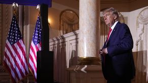 Donald Trump no ha realizado ni un acto de campaña y prácticamente no sale de los confines de su club Mar-a-Lago, en Florida.