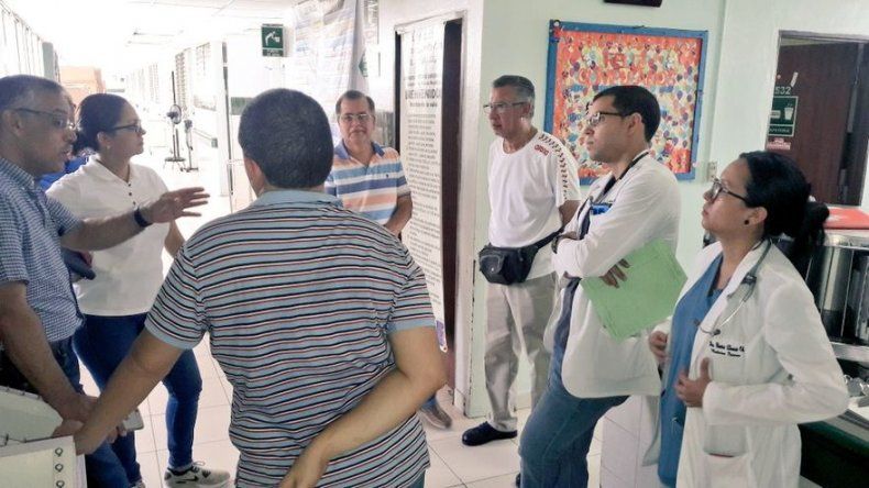 Martiz recorre salas del Complejo Hospitalario de la CSS por exceso de pacientes en urgencia
