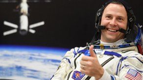 Putin condecora a un astronauta estadounidense
