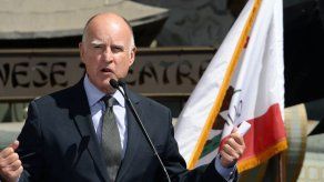 Gobernador de California convierte en ley el derecho a muerte asistida