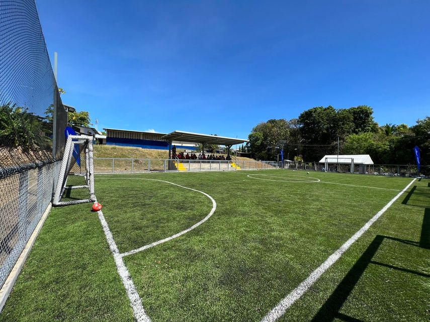 Entregan cinco canchas deportivas enCoclé