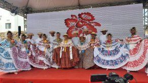 Reconocen labor de artesanas panameñas en ceremonia del Desfile de las Mil Polleras 2020