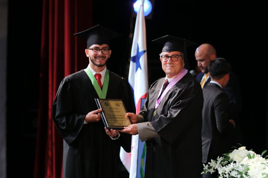 85 nuevos doctores se gradúan de la Universidad de Panamá