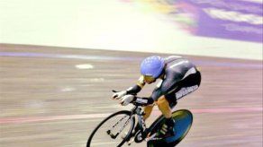 Ciclista holandés Dekker quedó cerca de romper el récord de la hora