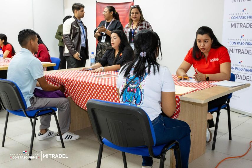 MITRADEL ofrecerá 976 plazas de trabajo en diciembre