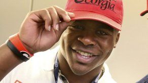 Arrestan a hijo de Holyfield por posesión de marihuana