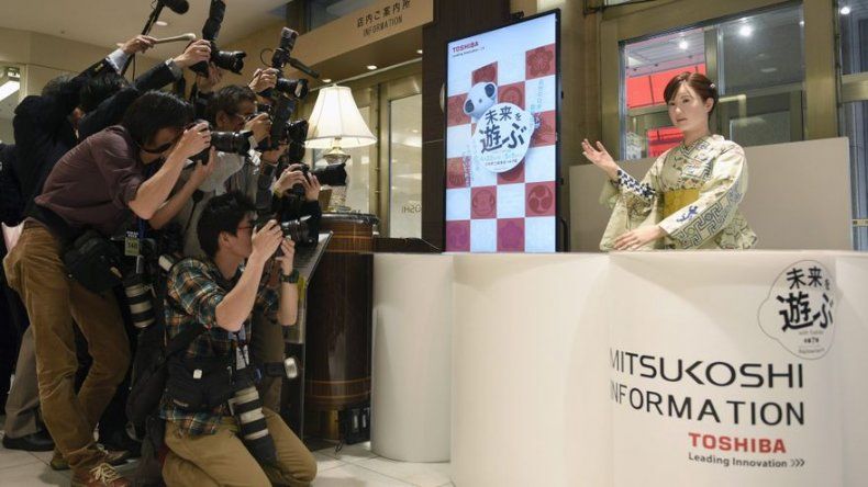 Un androide, nueva recepcionista de unos grandes almacenes en Tokio