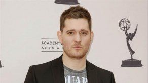 Michael Bublé usa autocue en los conciertos para recordar las letras de sus canciones