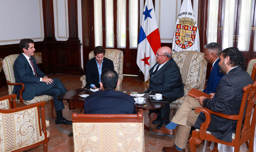 Panamá se alinea con SEMI Americas para atraer inversiones.