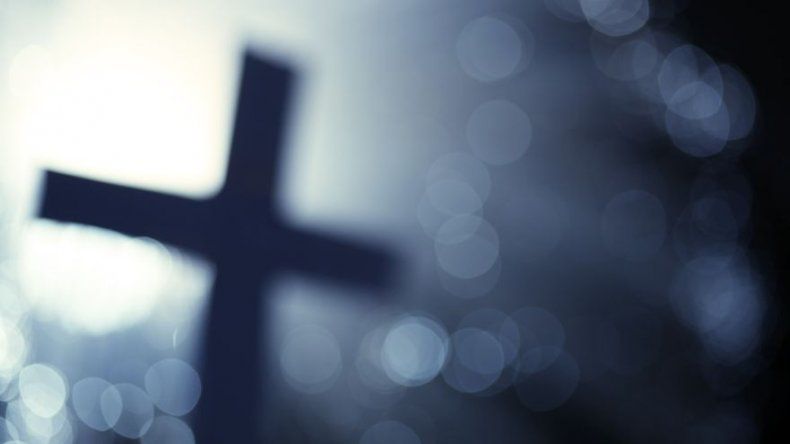 Un joven muere aplastado por un crucifijo gigante en Italia
