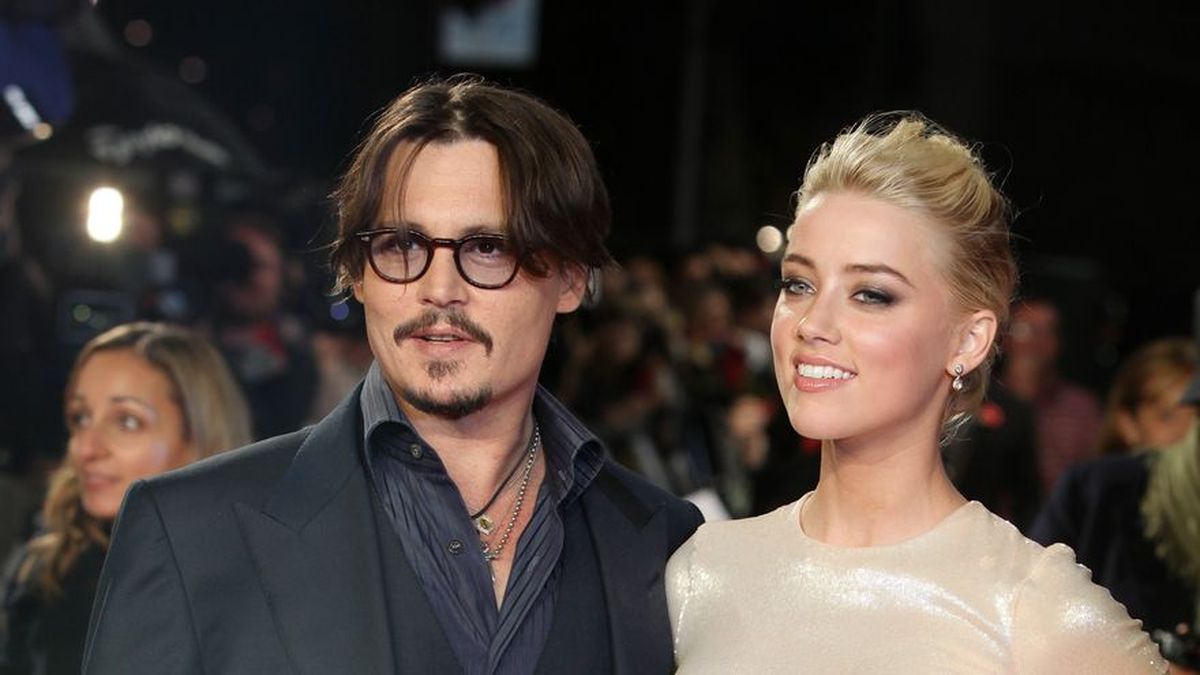 La hija de Johnny Depp lo defiende