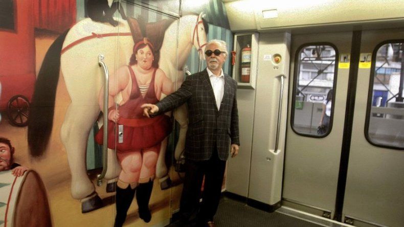 El metro de Medellín se llena con el arte circense de Fernando Botero