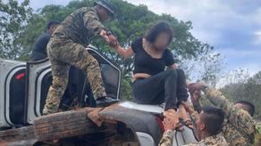 Vehículo con 8 personas se vuelca en Chiriquí Vehículo con 8 personas se vuelca en Chiriquí