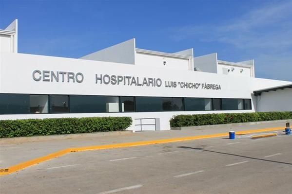Centro hospitalario donde se registra el incidente de una mujer que amenzaba con arma blanca al personal