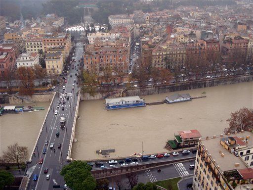 Roma declara emergencia por lluvias