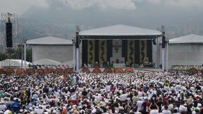 El papa agradece su paciencia y coraje a fieles de la misa en Medellín
