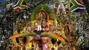 Brasil aprende del Carnaval para el Mundial de 2014