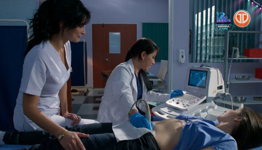 ENFERMERAS | Valentina escucha el corazón de su bebé por primera vez