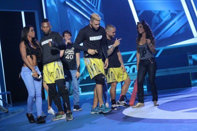 Primera eliminación de la temporada, 2 competidores pasan a banca